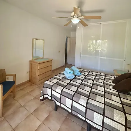 Lejlighed Two Bedroom In Castle Harbour C201