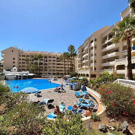 2 Bed Apart With Pool View Castle Harbour C202