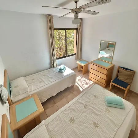 2 Bed Apart With Pool View Castle Harbour C202 Apartmán Los Cristianos (Tenerife)