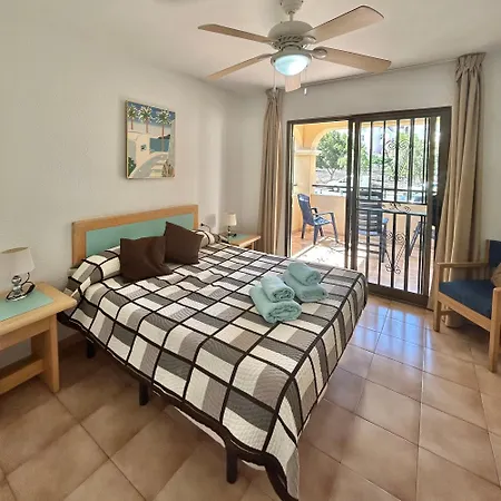 2 Bed Apart With Pool View Castle Harbour C202