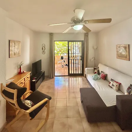 2 Bed Apart With Pool View Castle Harbour C202