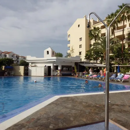 2 Bed Apart With Pool View Castle Harbour C202 *