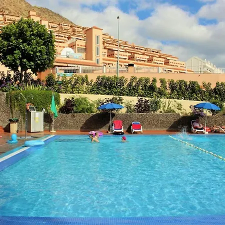 2 Bed Apart With Pool View Castle Harbour C202